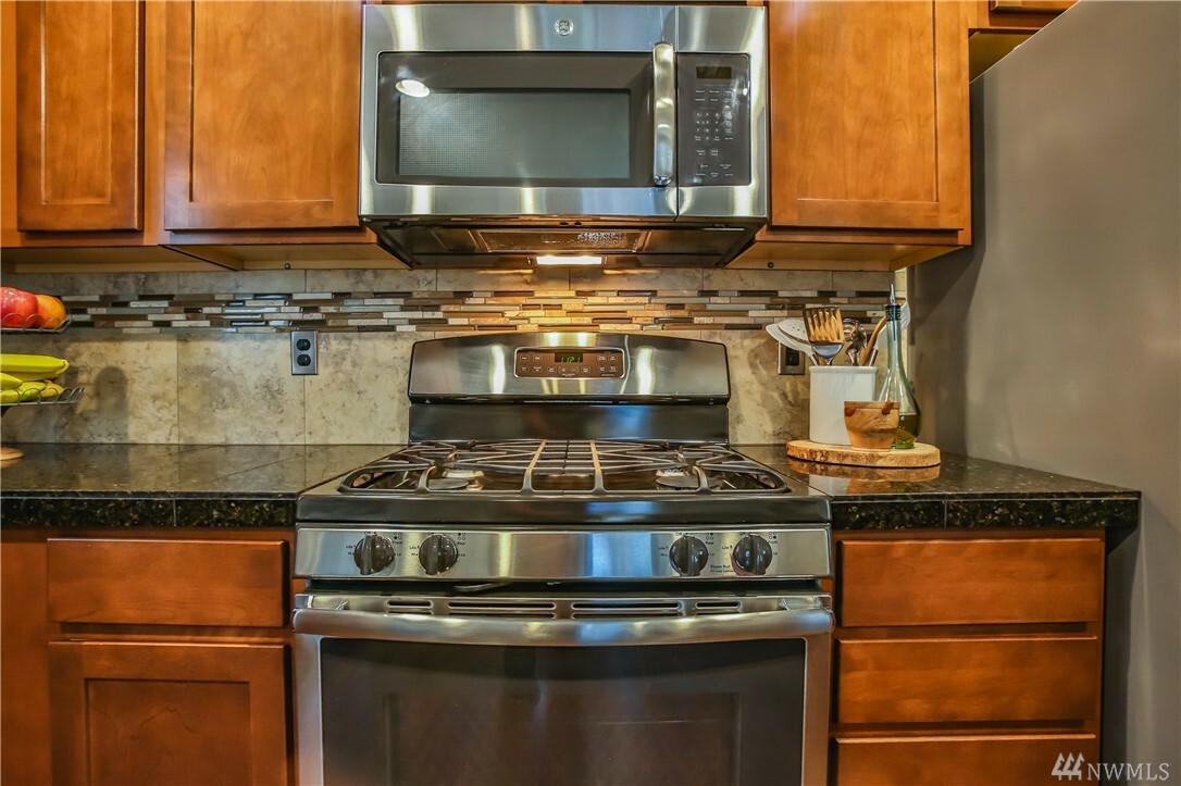 Property Photo: 7822 18th St SE WA 98258