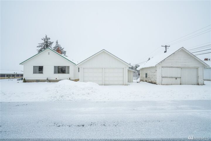 Property Photo:  317 E Ash  WA 98858 