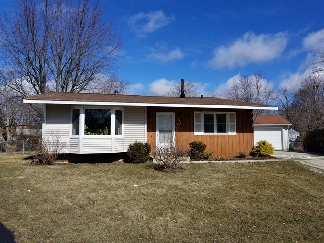 Property Photo: 946 Clearbrook Park Drive IL 60060