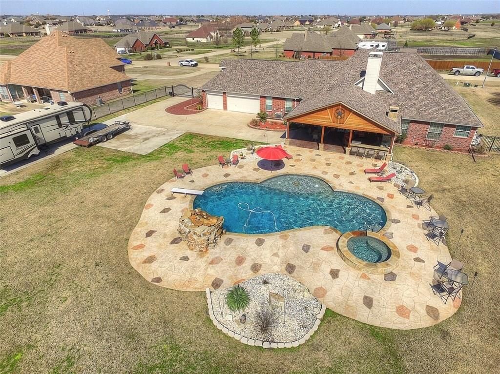 Property Photo: 2622 W Alamosa Drive TX 75160