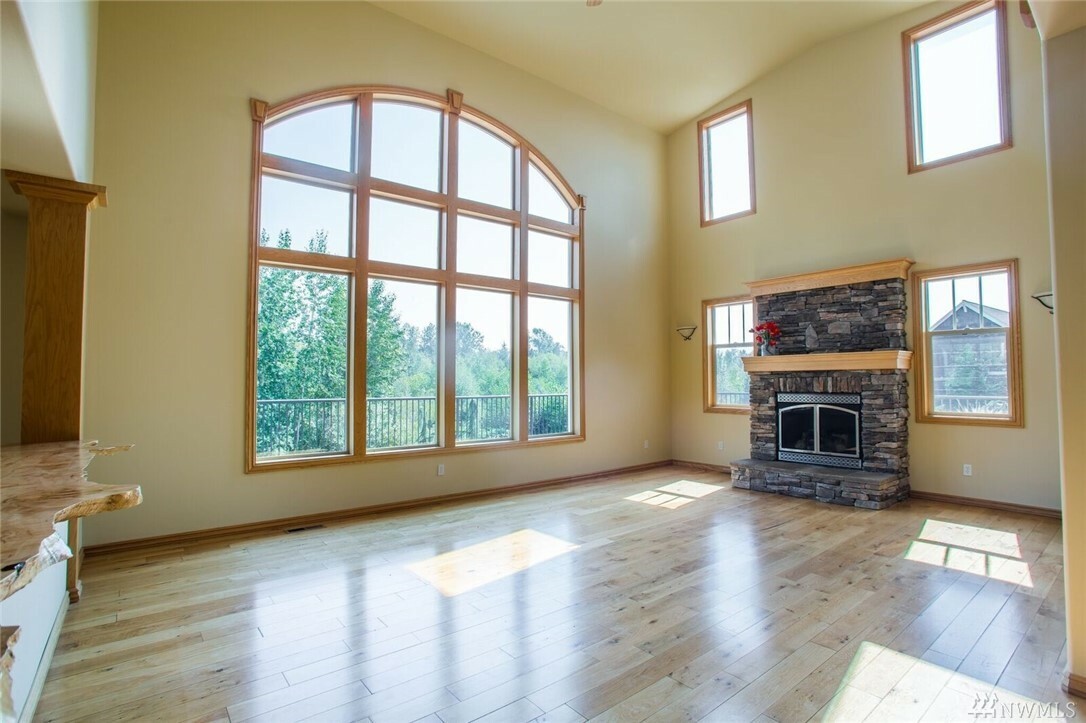 Property Photo:  367 E Silverado Ct  WA 98226 