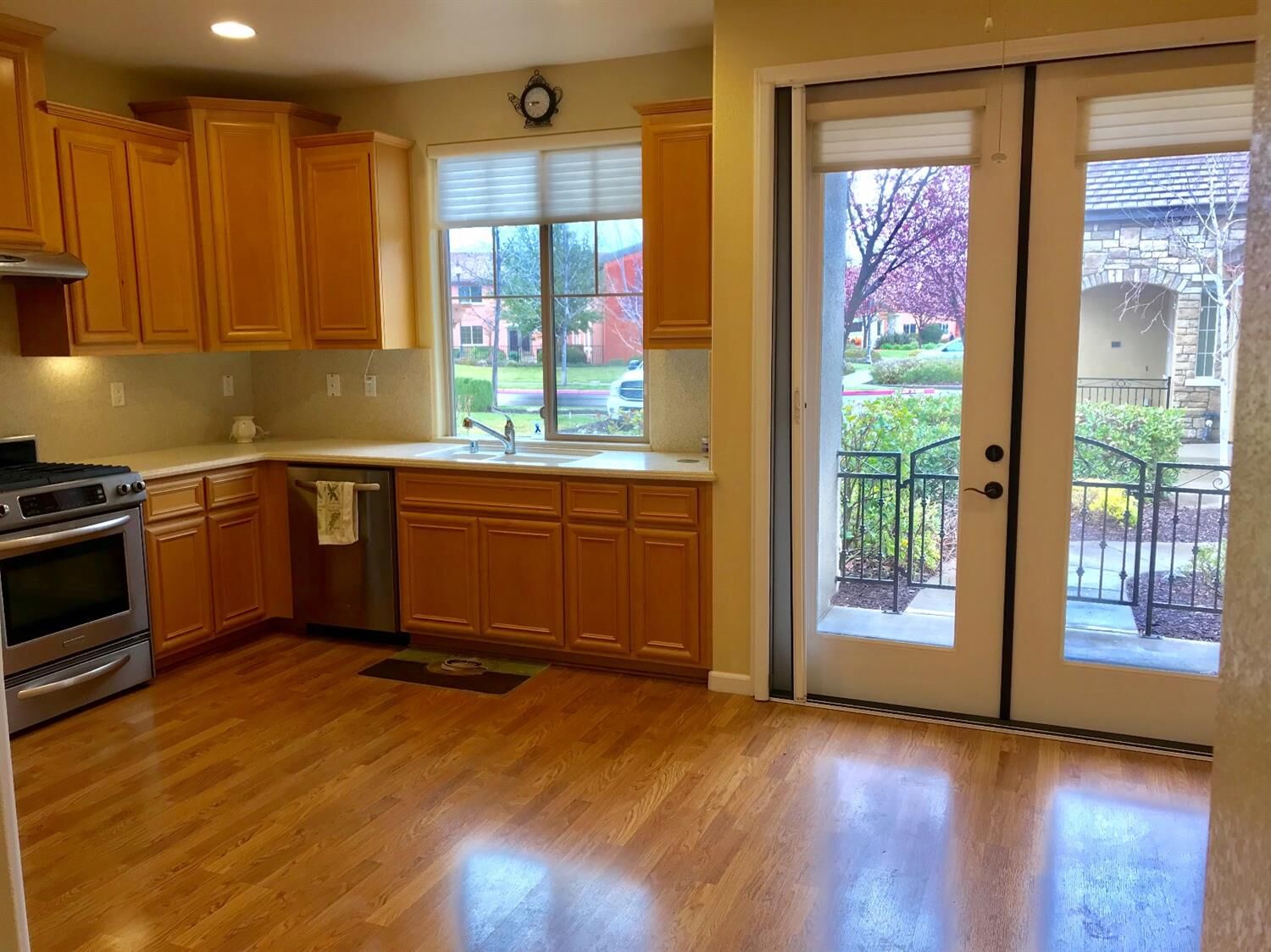 Property Photo: 1184 Marseille Lane CA 95747