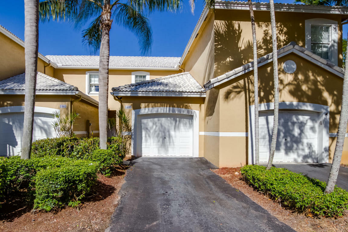 Property Photo:  1899 Madeira Drive  FL 33327 