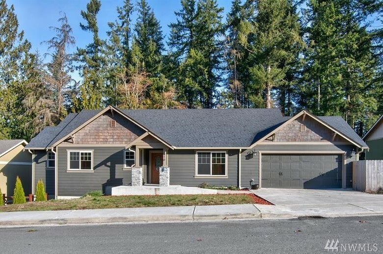 Property Photo:  110 NW Glade Ct  WA 98311 