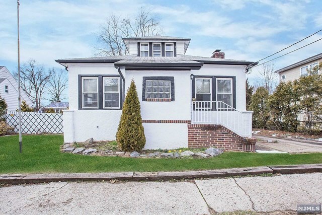 Property Photo:  39 Garden Street  NJ 07663 