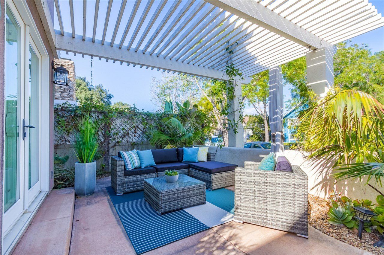 Property Photo: 4060 Sequoia St CA 92109