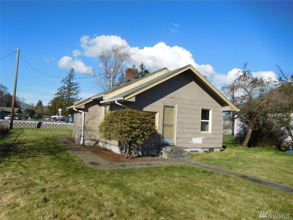 Property Photo: 329 Cook Rd WA 98284