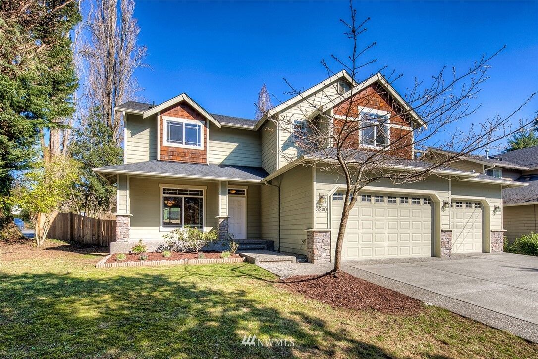 Property Photo:  3200 NE 195th Street  WA 98155 