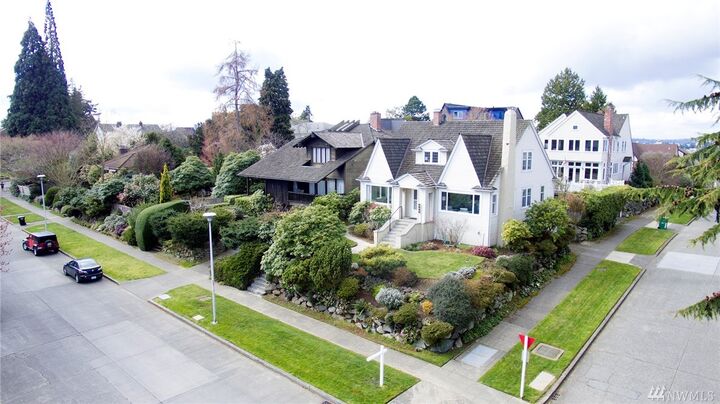 3925 48th Ave NE  Seattle WA 98105 photo