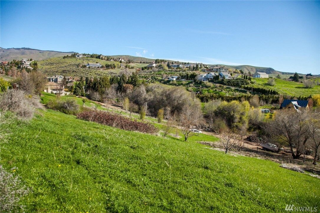 Property Photo:  25 Owl Lane  WA 98801 