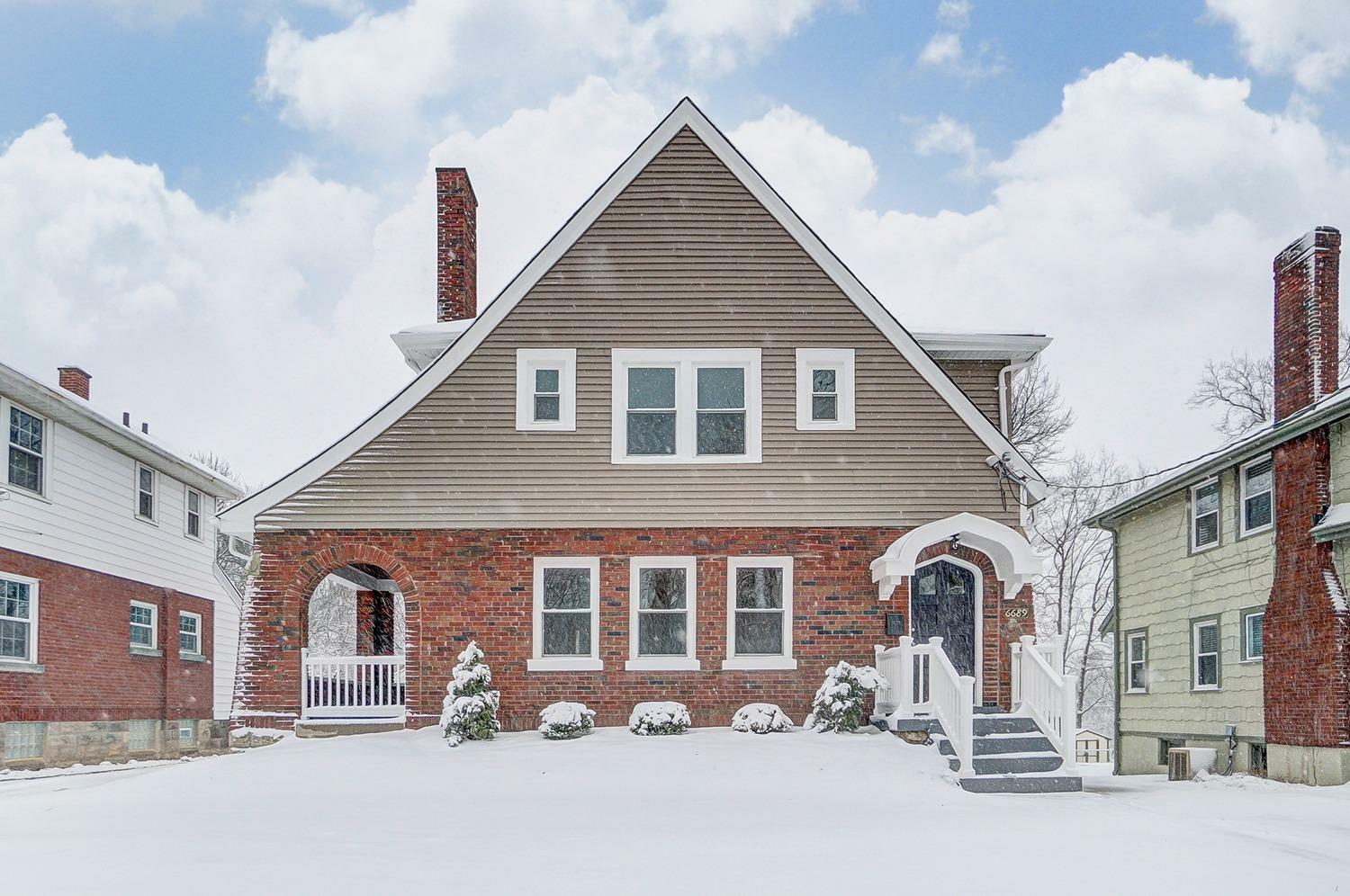 Property Photo: 6689 Iris Avenue OH 45213