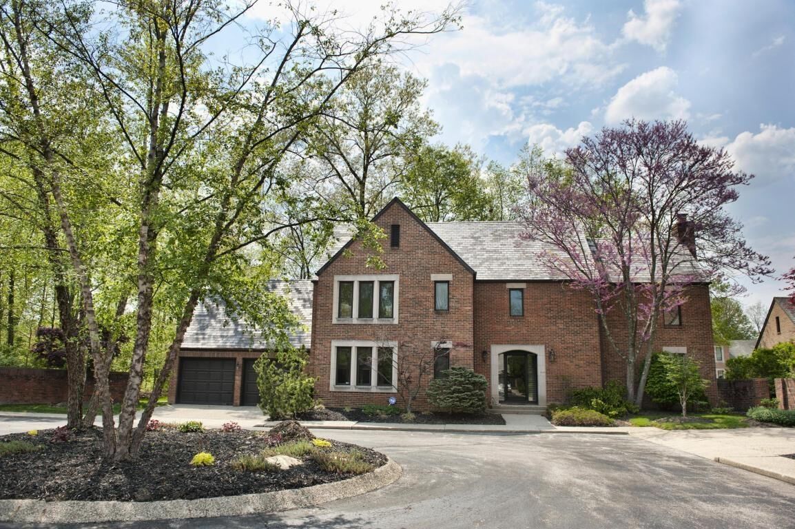 Property Photo:  8758 Dunsinane Drive  OH 43017 