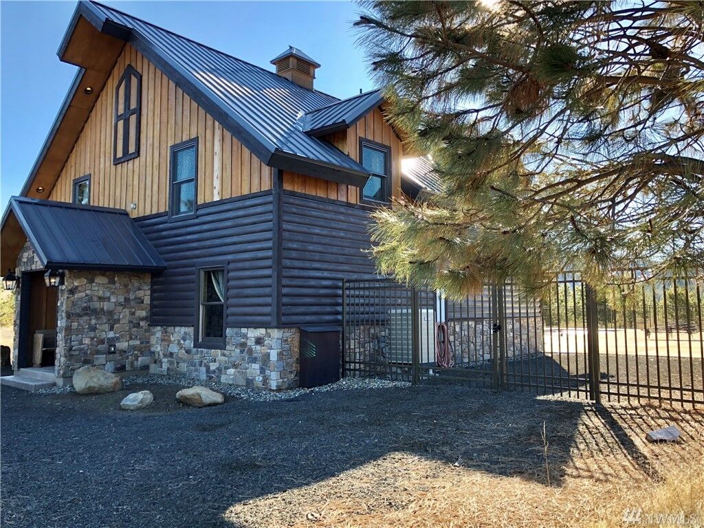 Property Photo: 1324 Hidden Valley Rd WA 98922