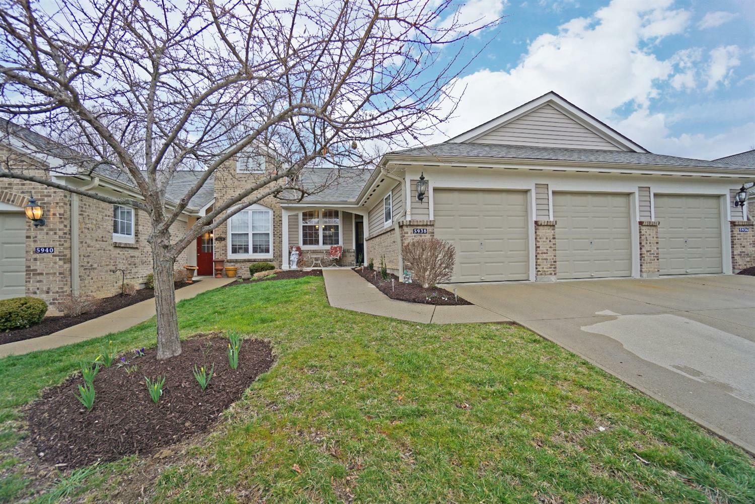 Property Photo:  5938 Castlewood Crossing 3  OH 45150 