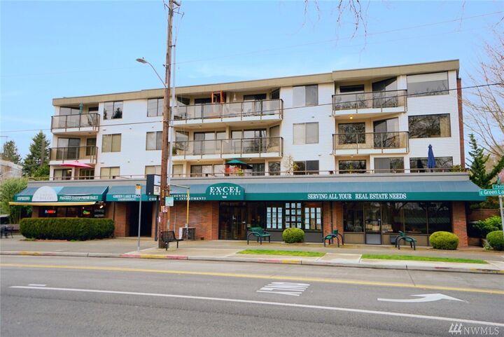 7850 E Green Lake Dr N 201  Seattle WA 98103 photo