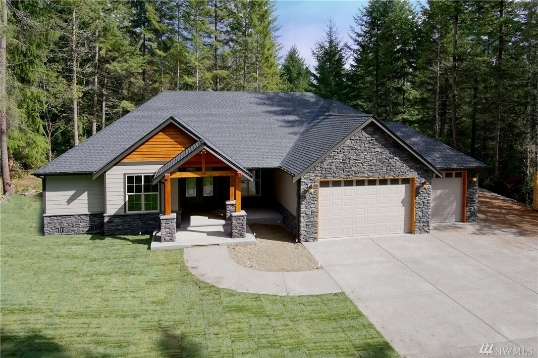 Property Photo: 15705 240th St E WA 98338