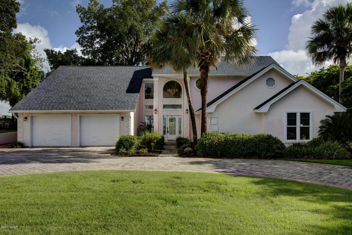 Property Photo:  1818 Country Club Drive  FL 32444 