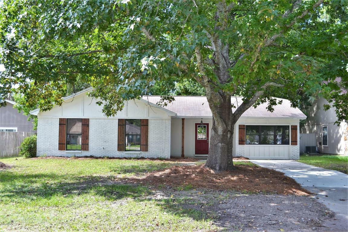 Property Photo: 401 Tanya Pass FL 32404