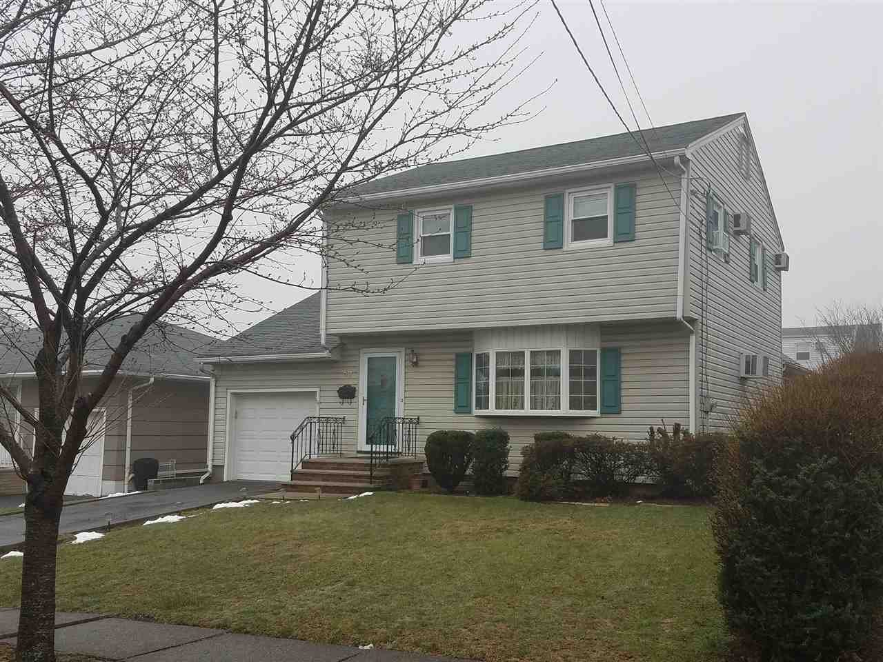 Property Photo:  58 Hilltop Ct  NJ 07012 