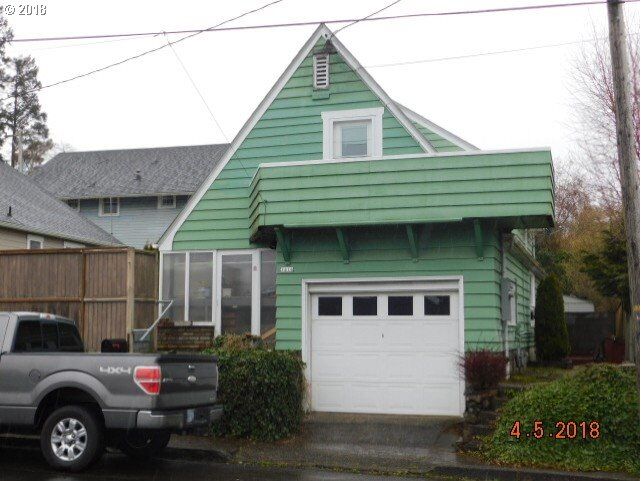 Property Photo:  1414 8th St  OR 97103 