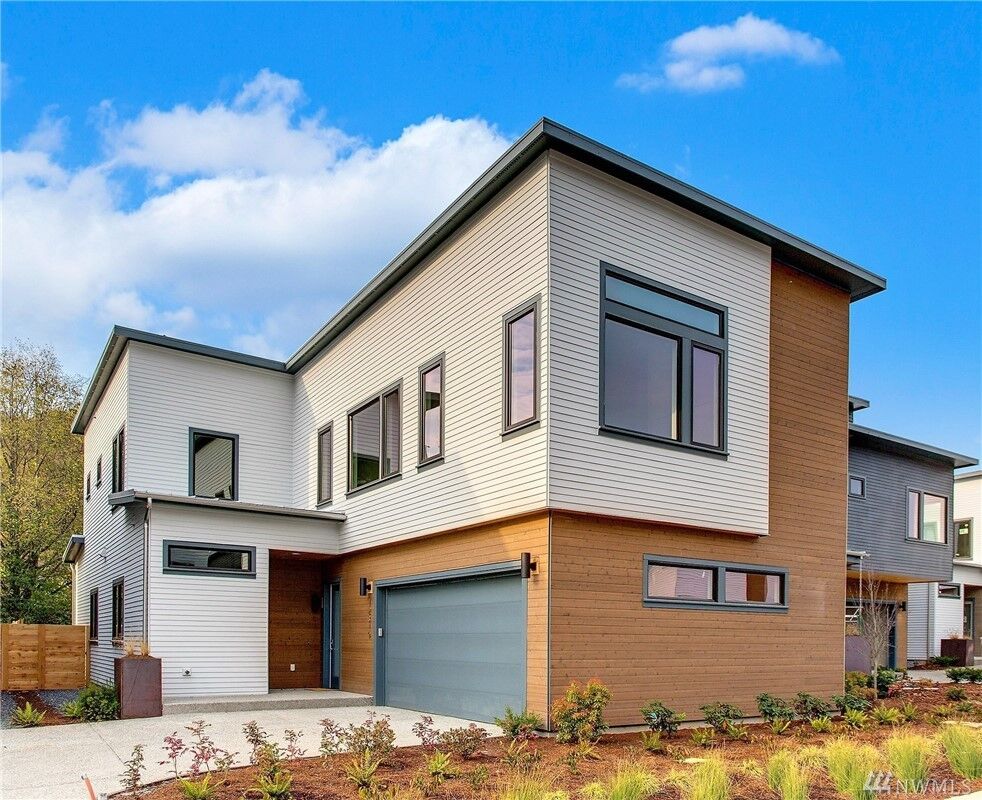 Property Photo: 12327 94th Avenue NE WA 98034