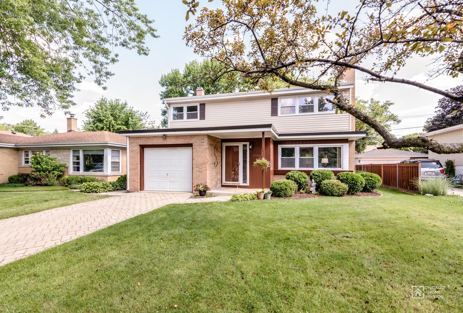 Property Photo: 2006 Garden Street IL 60068