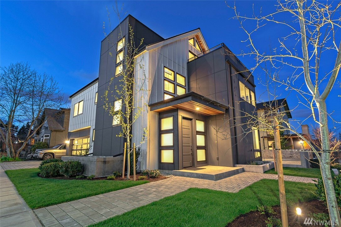 Property Photo: 300 22nd Ave E WA 98112