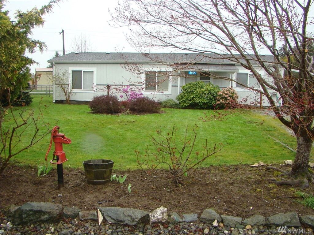 Property Photo: 8947 Garden Terrace Lane WA 98284