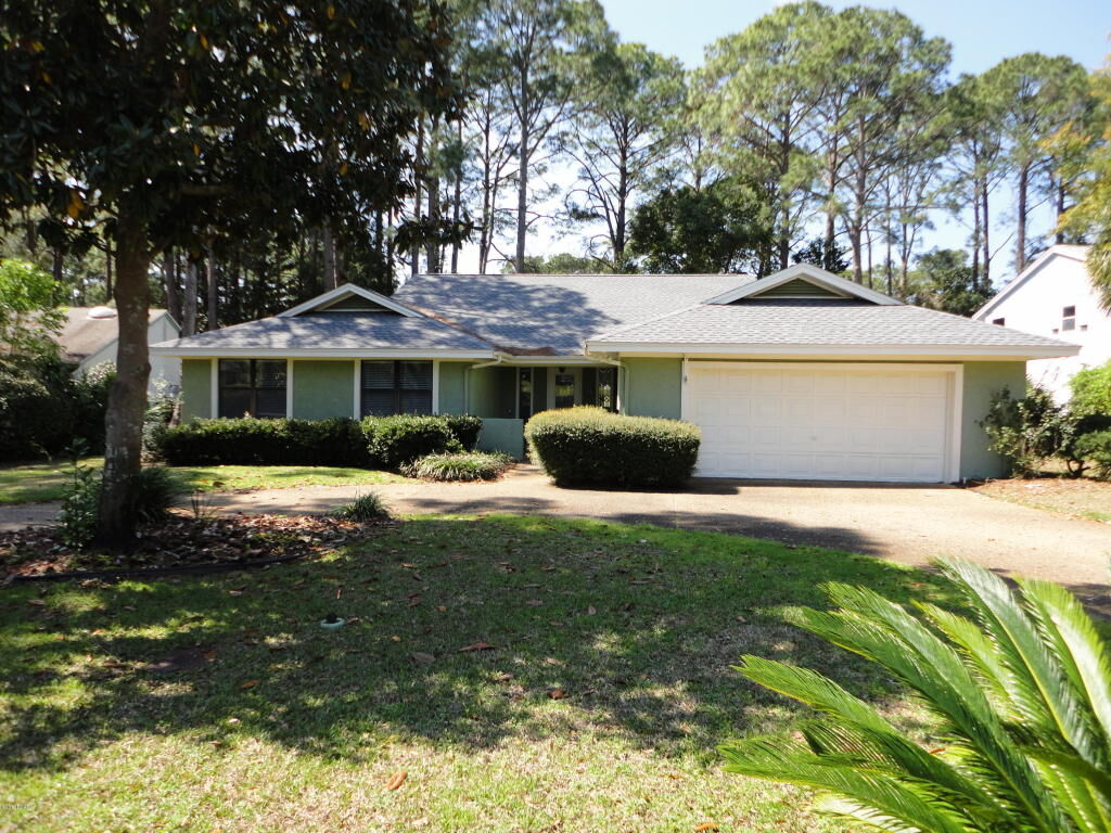 Property Photo: 904 Cobia Dr FL 32408
