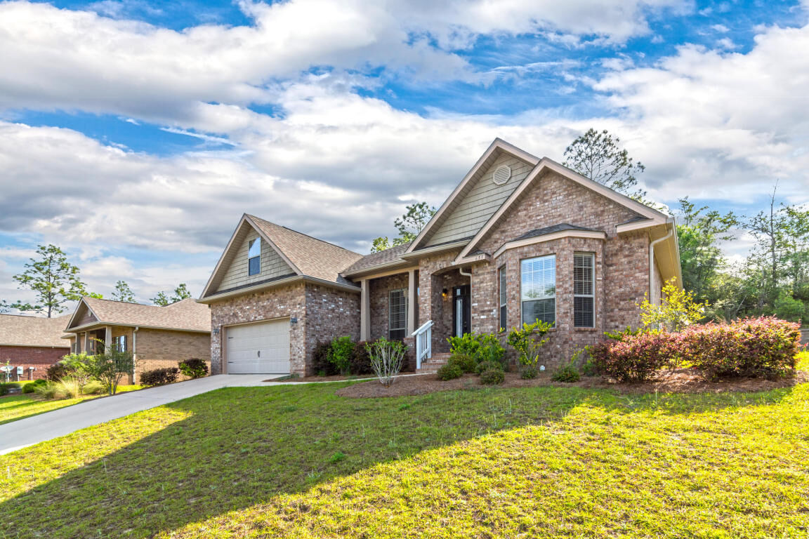 Property Photo: 659 Red Fern Road FL 32536