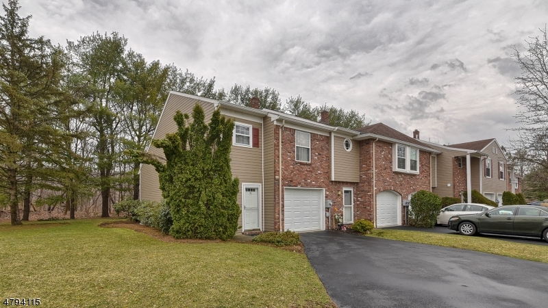 Property Photo:  15 Dena Dr 15  NJ 07465 