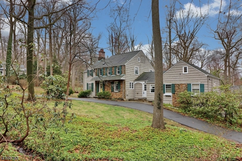 Property Photo:  31 Lee Ln  NJ 07901 