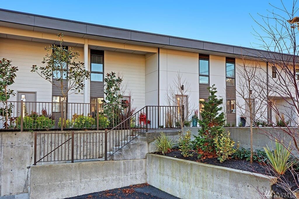 Property Photo: 223 5th Ave 1 WA 98033