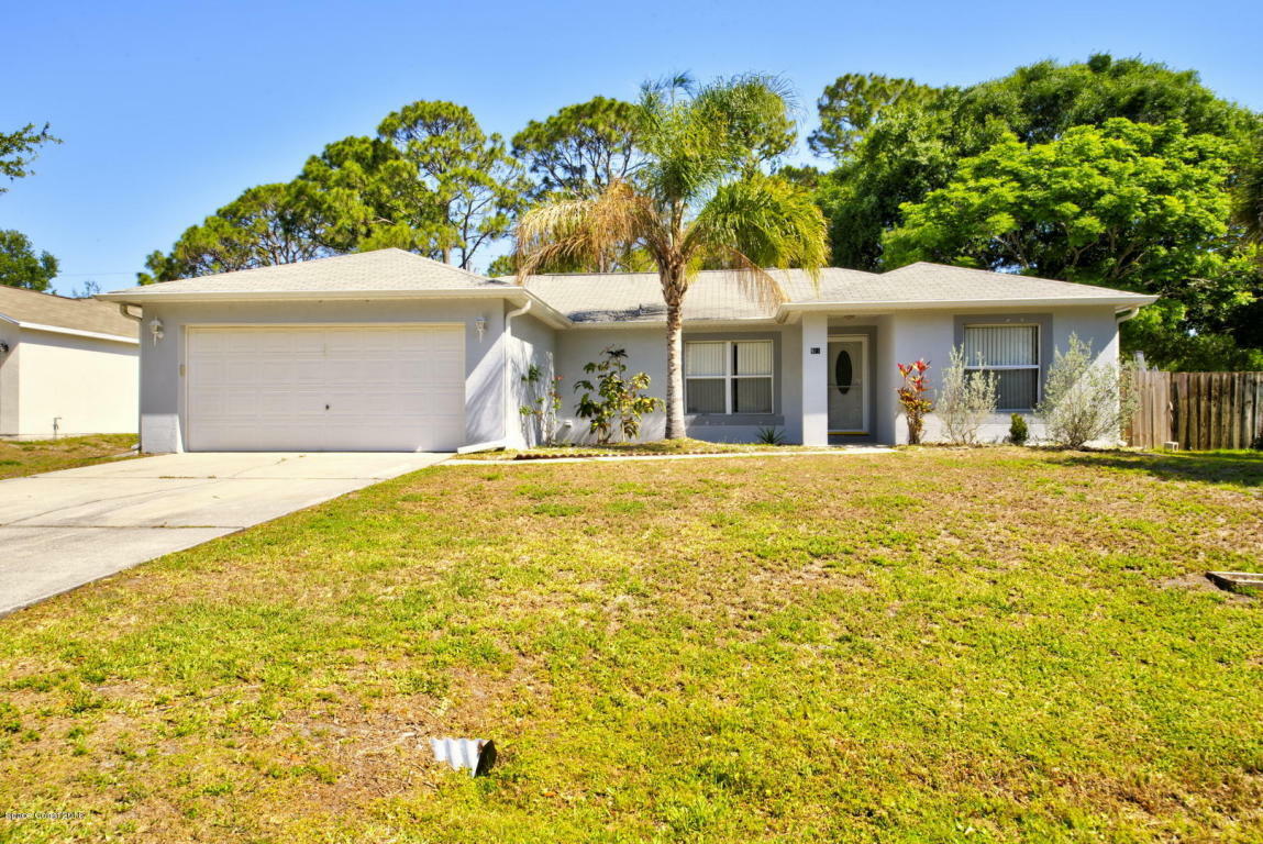 Property Photo:  911 Quail Street SE  FL 32909 