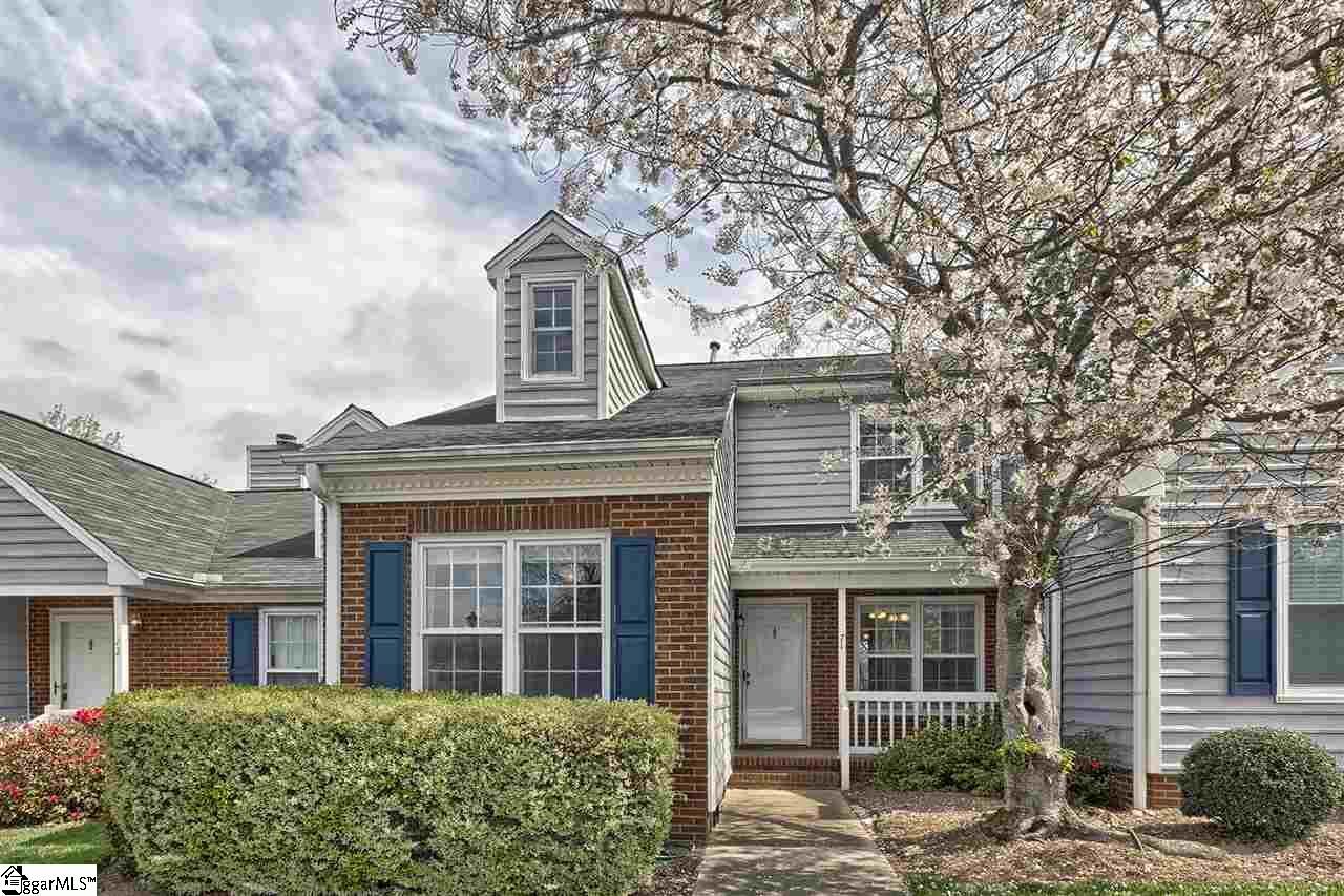 Property Photo:  40 Wood Pointe Drive Apt 71  SC 29615