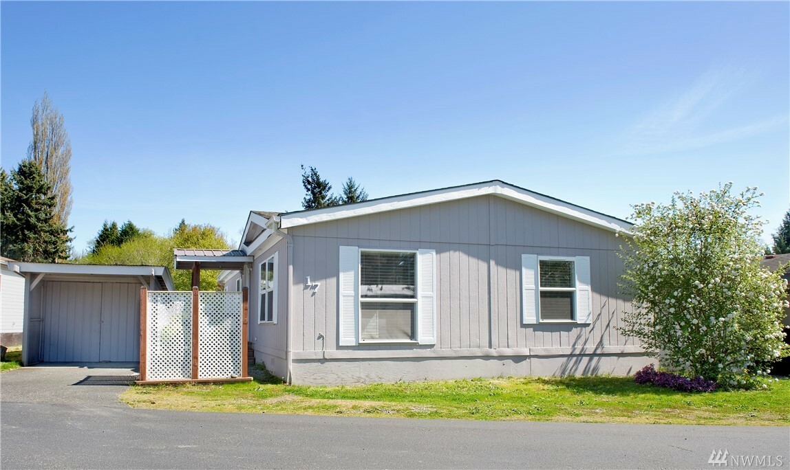 Property Photo:  2350 Douglas Rd 17  WA 98248 