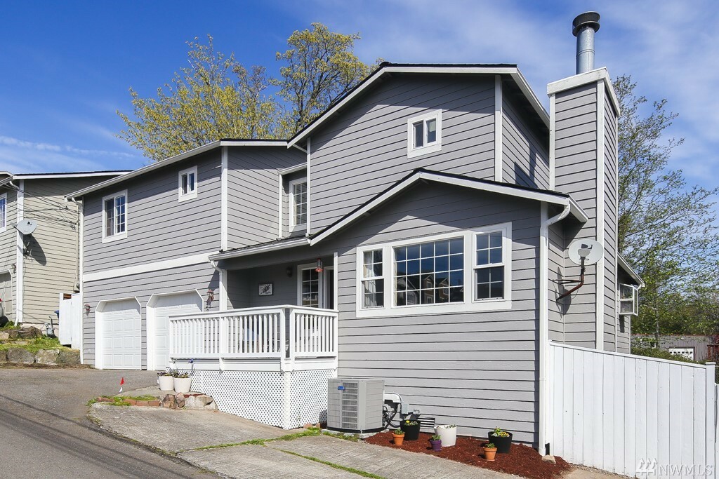 Property Photo:  5209 19th Ave SW  WA 98106 