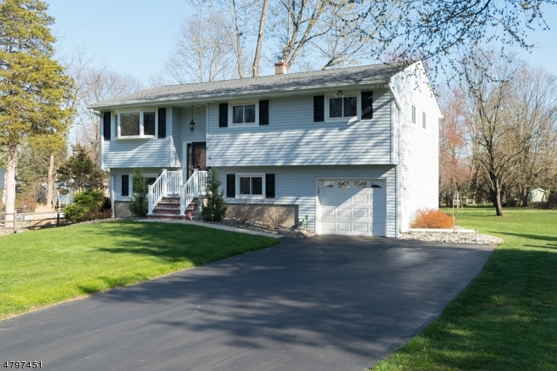 Property Photo: 3 Lenape Rd NJ 08822