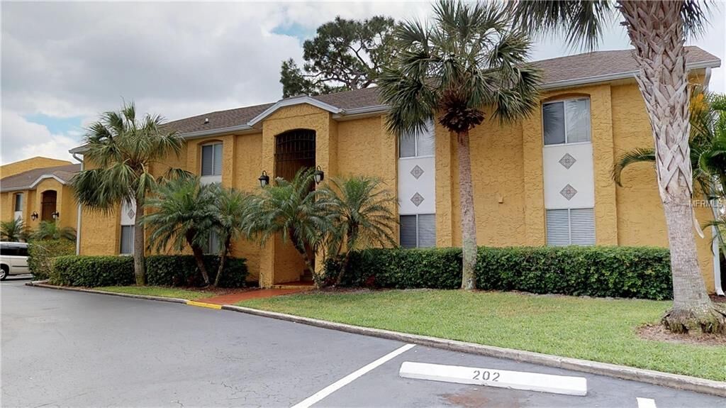Property Photo:  1989 Toucan Way 100  FL 34232 