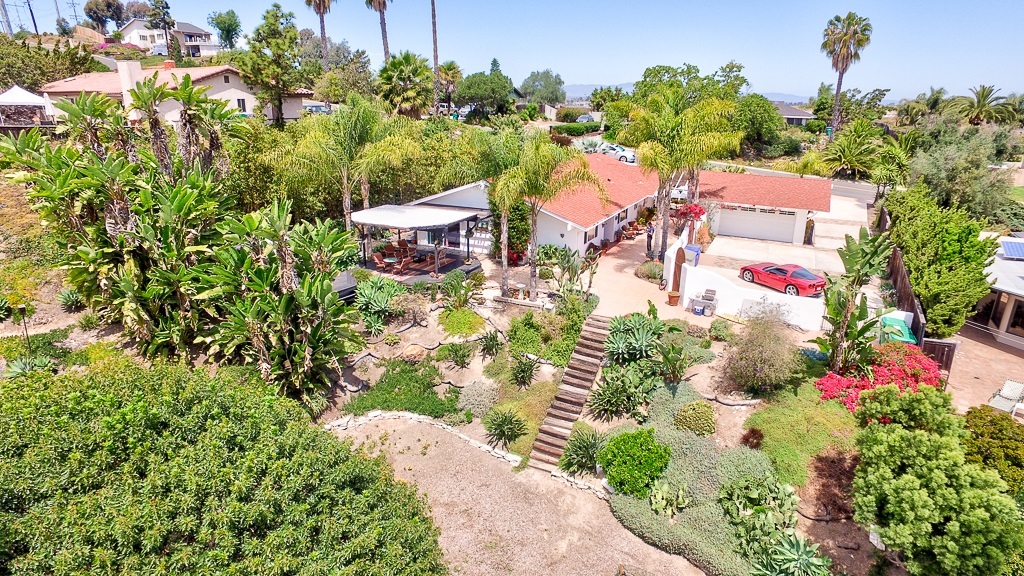 Property Photo: 3225 Avenida De Loyola CA 92056