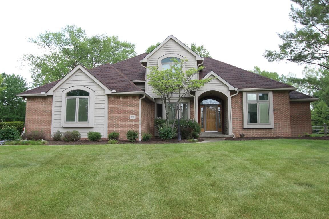 Property Photo:  676 Crossing S Creek  OH 43230 