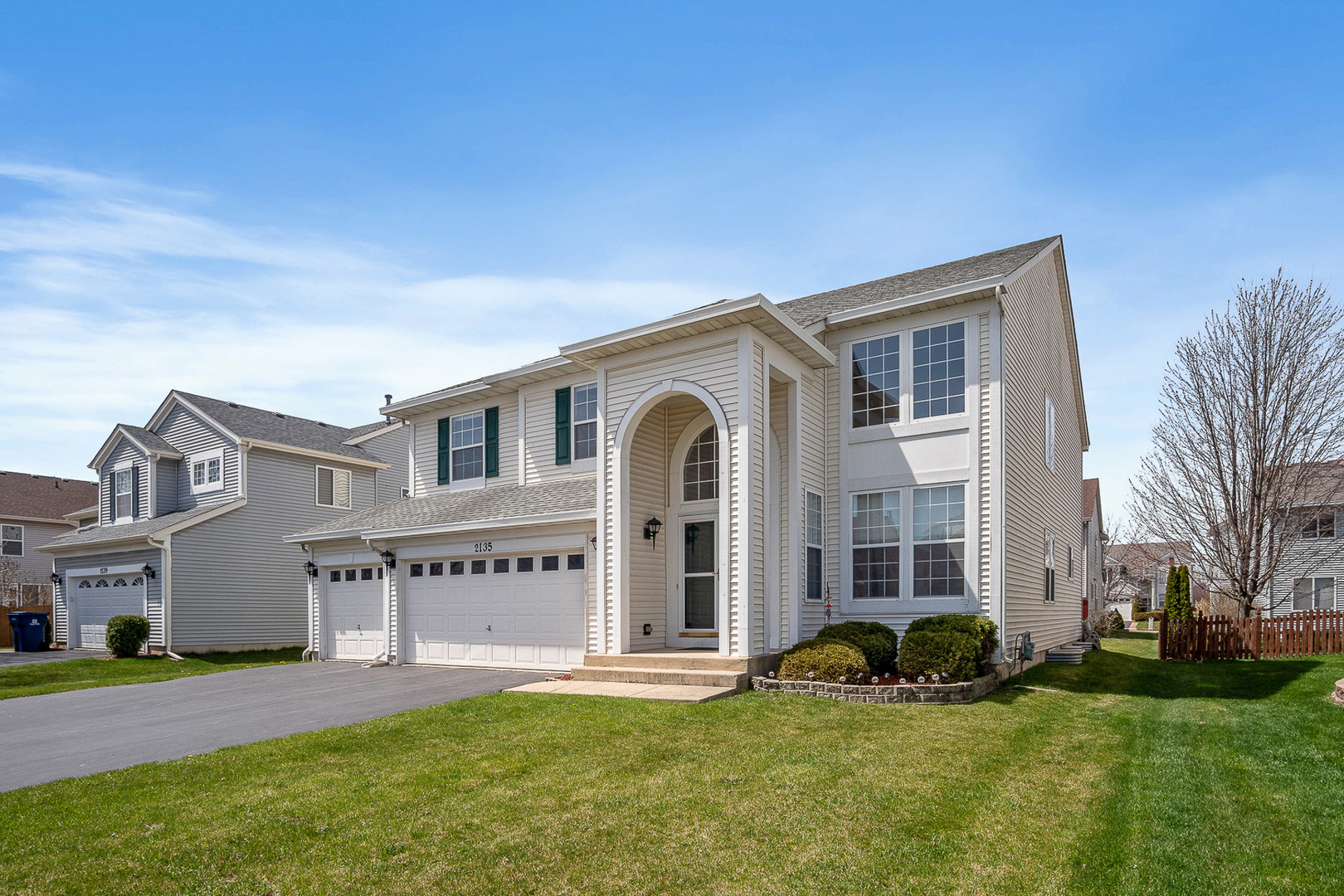 Property Photo:  2135 Lindsay Drive  IL 60564 