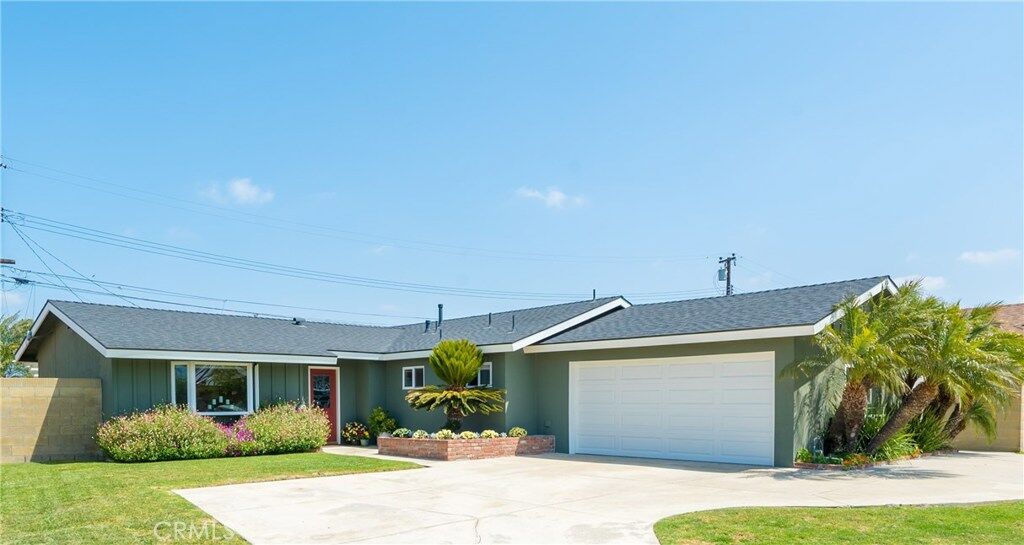 Property Photo: 6521 Redgrove Circle CA 92647