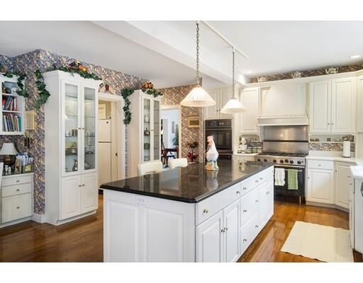 Property Photo:  660 Grove St  MA 01701 