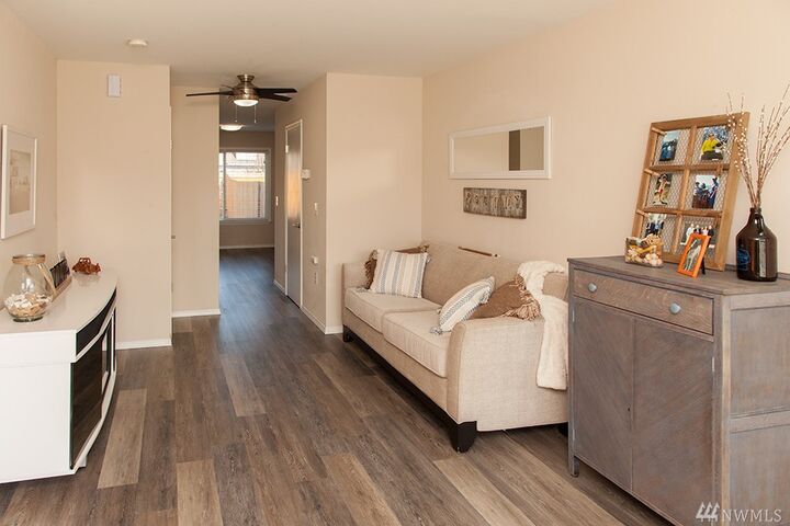 Property Photo: 604606 Hyatt St WA 98284