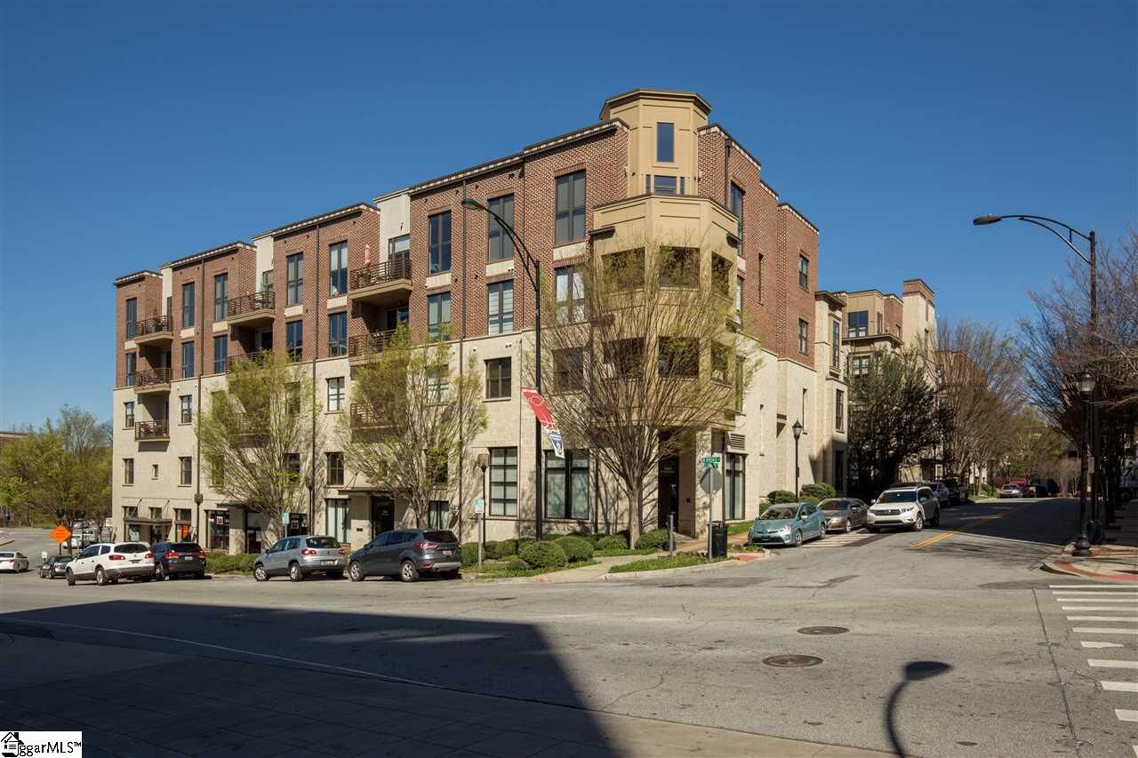 Property Photo:  224 S Laurens Street 102  SC 29601