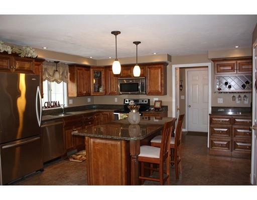 Property Photo: 7 Split Boulder Rd MA 02370