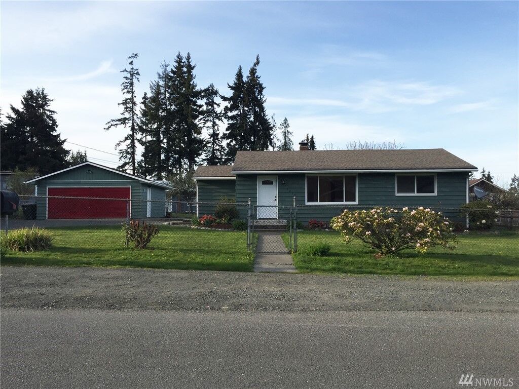 Property Photo:  1019 W Spruce St  WA 98363 