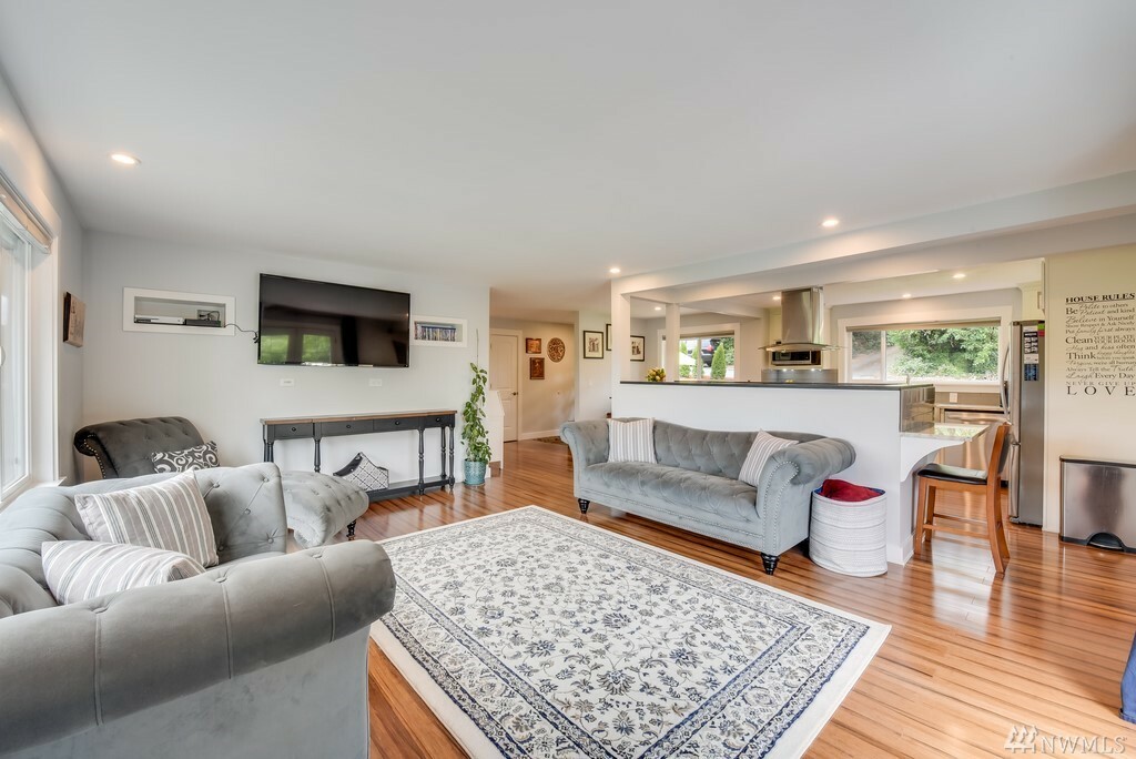 Property Photo:  830 SW Shoremont Ave  WA 98166 