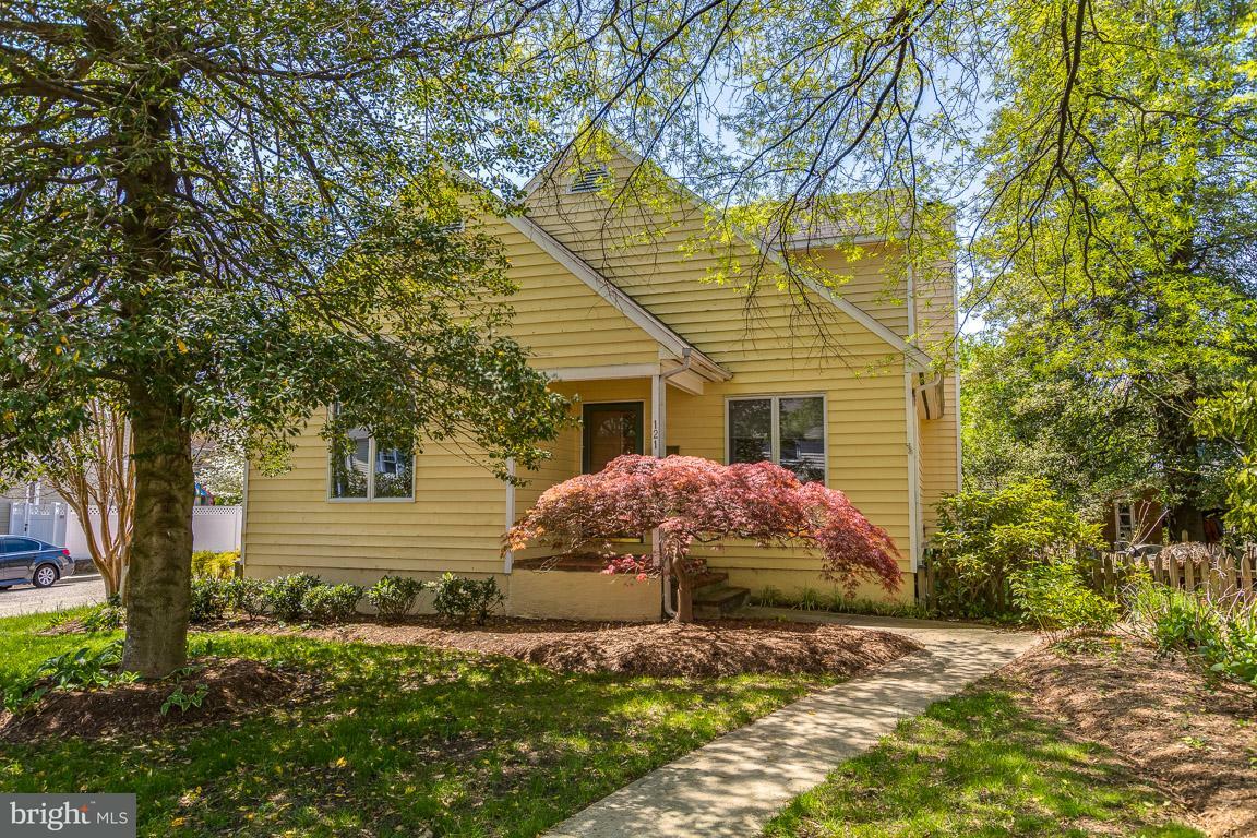 Property Photo:  121 Woodlawn Avenue  MD 21401 